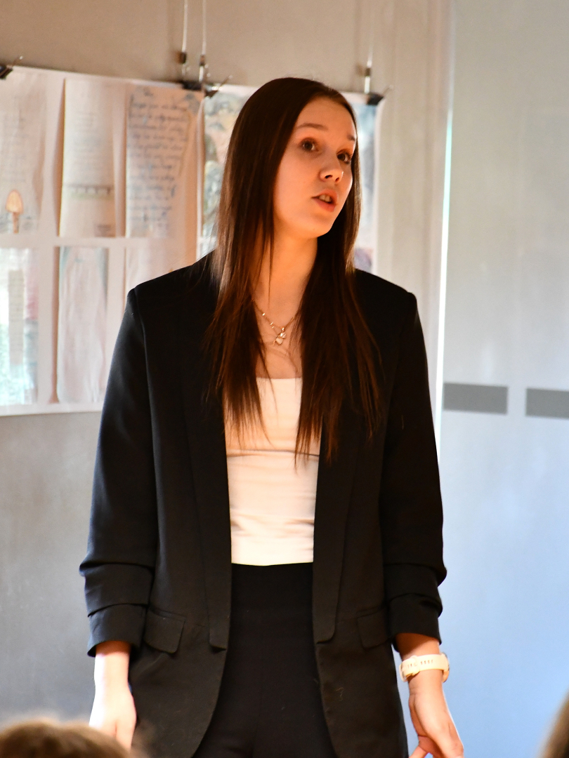 Jaunieši uzstājās skatuves konkursā