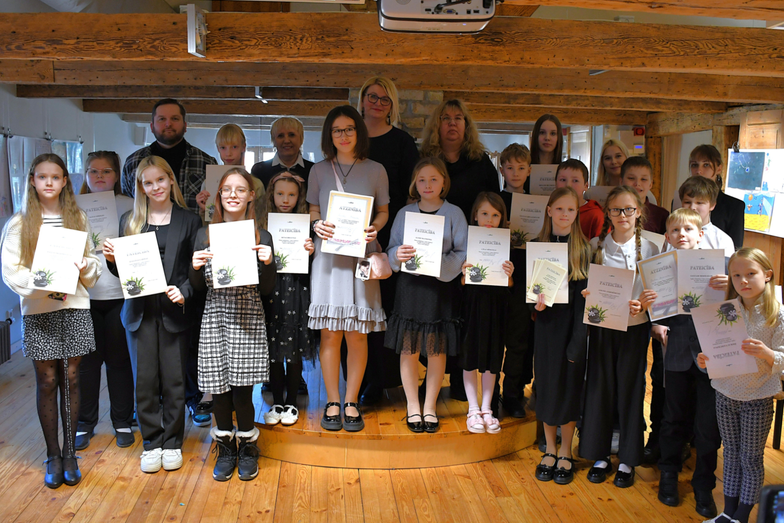 Noskaidroti skolēni, kuri pārstāvēs Ventspils novadu skatuves runas konkursā Talsos