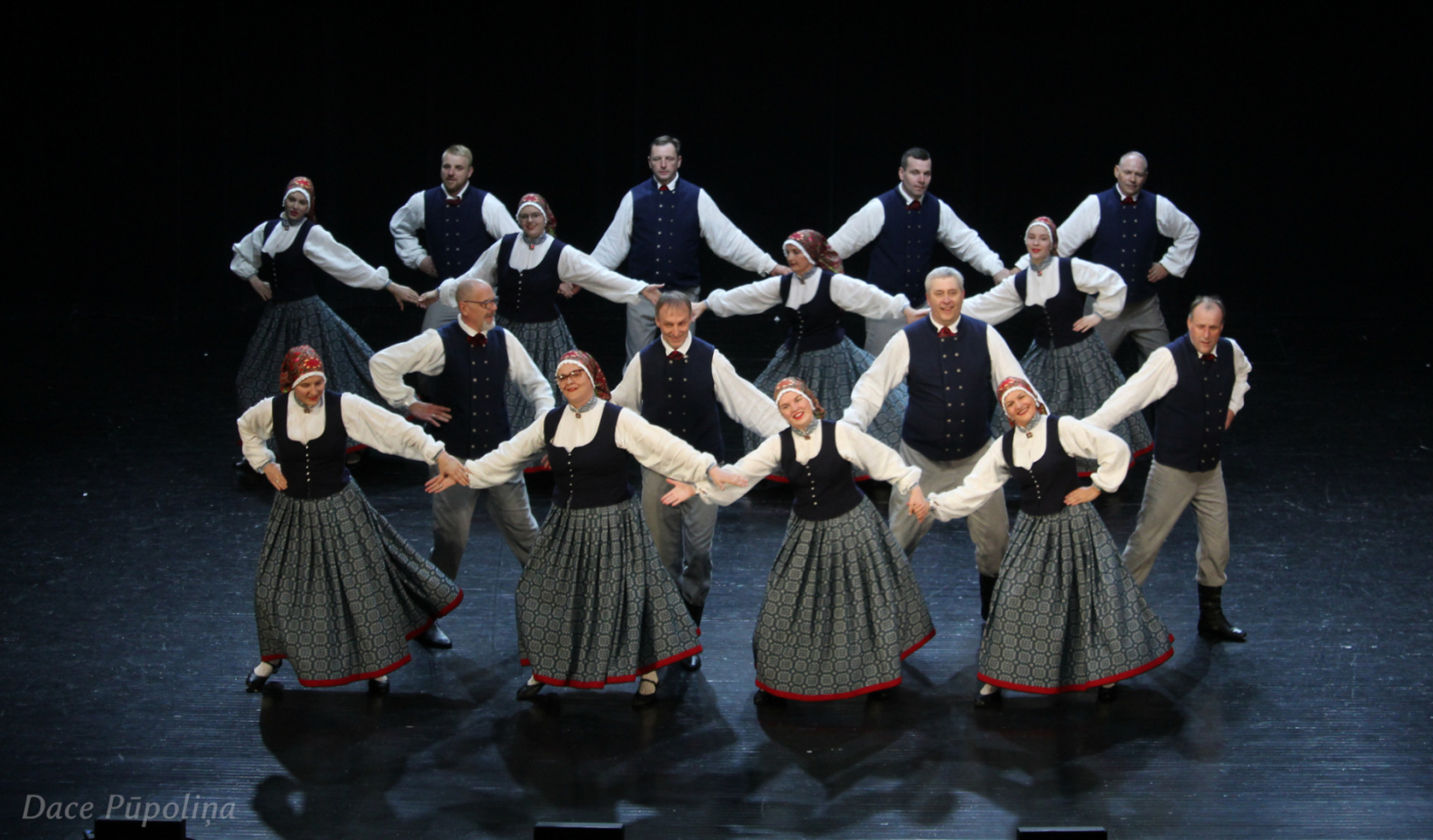 Dejo tautas deju kolektīvs