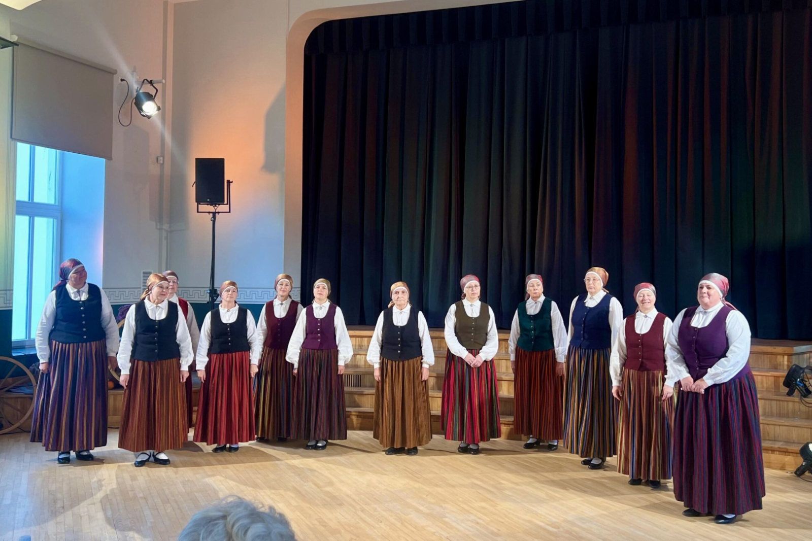 Dzied folkloras kopa