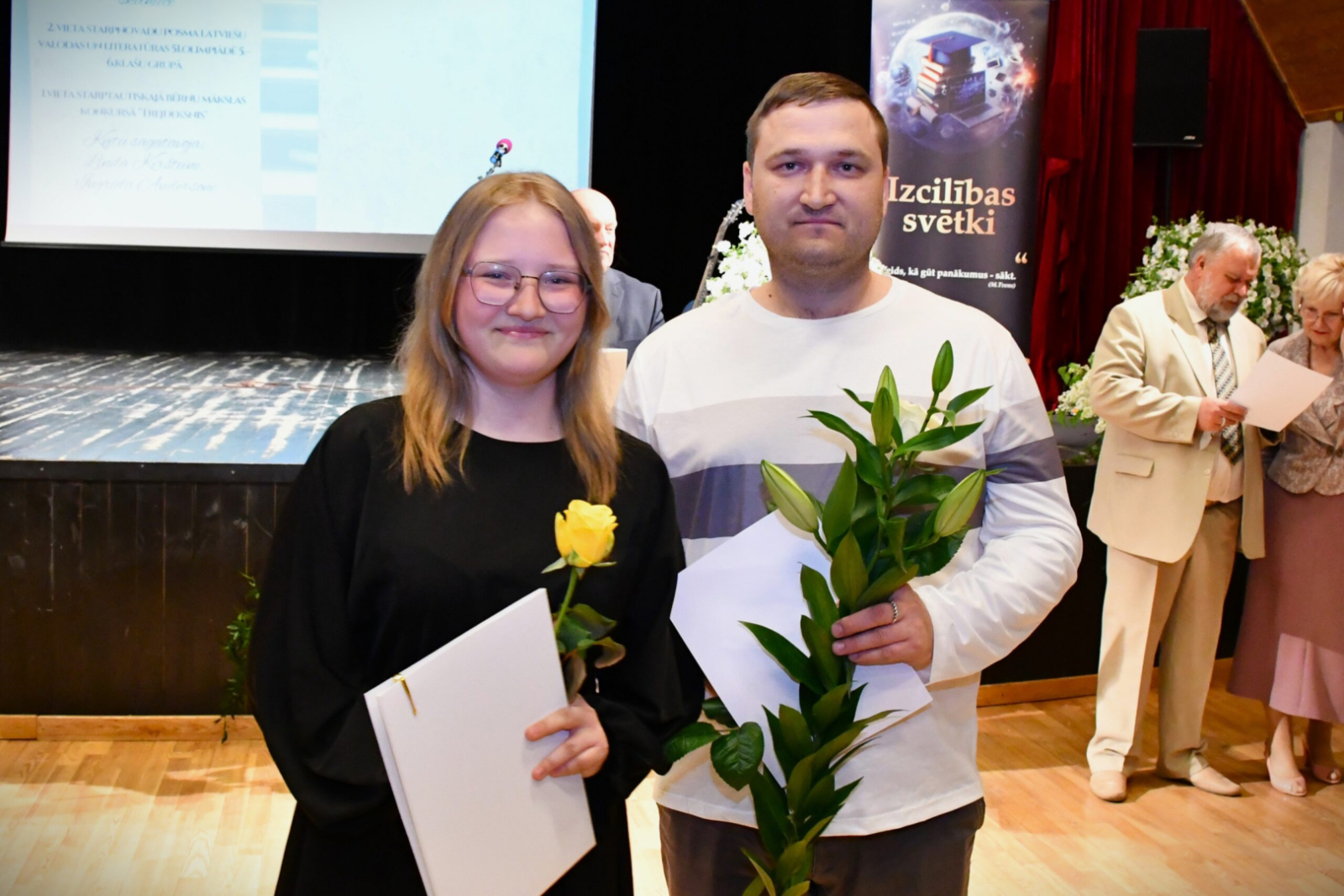 Apbalvotais ar atzinības rakstu