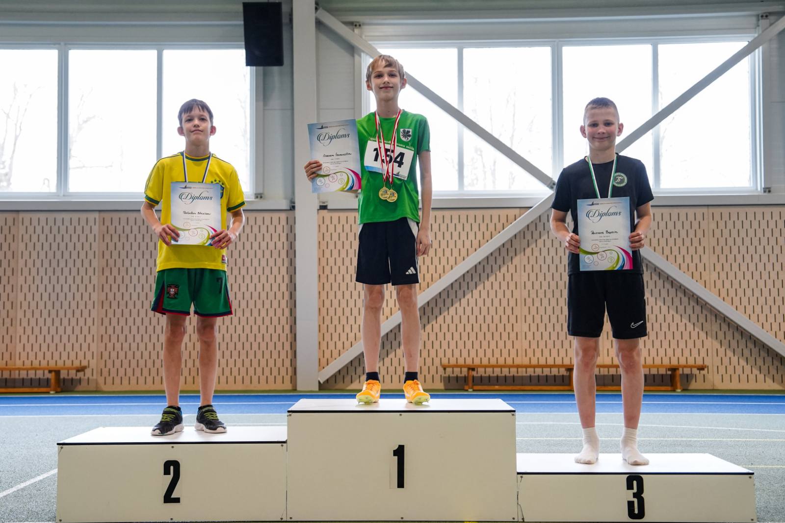 Sportisti uz pjedestāla 