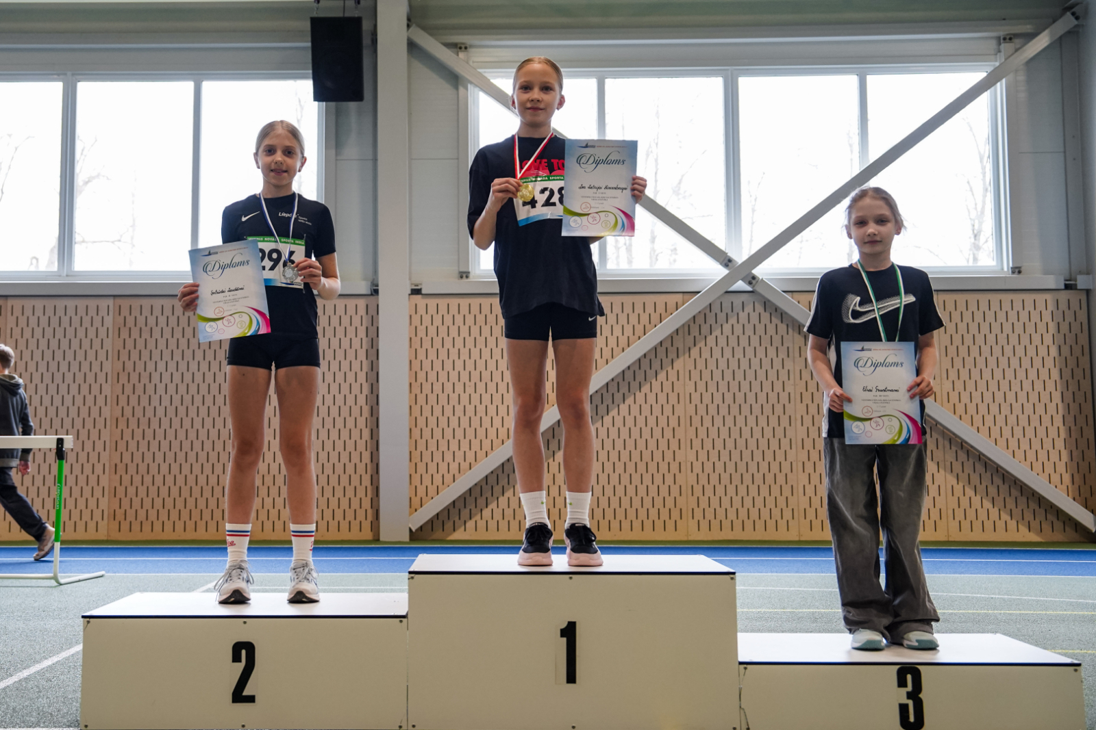 Sportisti uz pjedestāla 