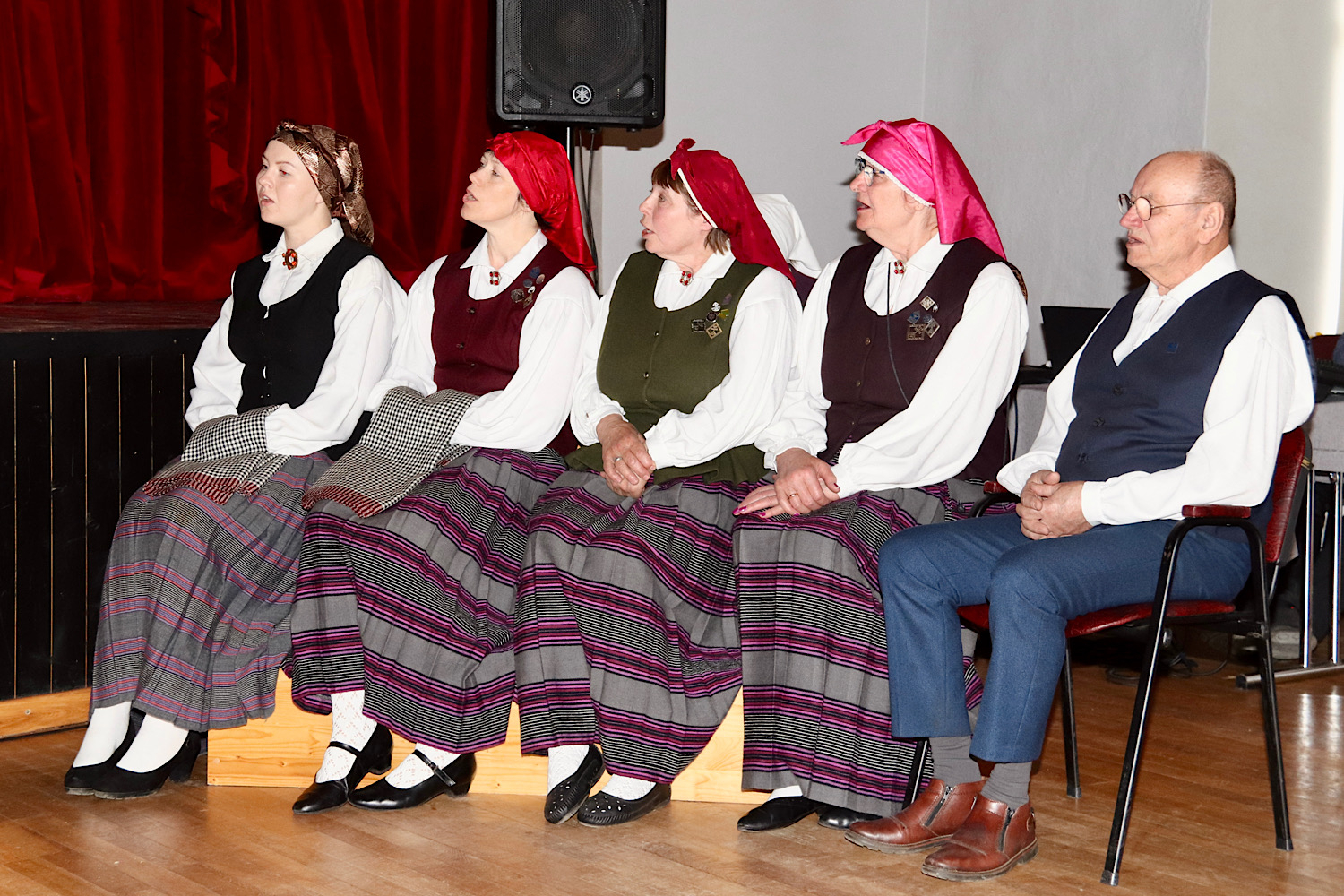Dzied folkloras kopa