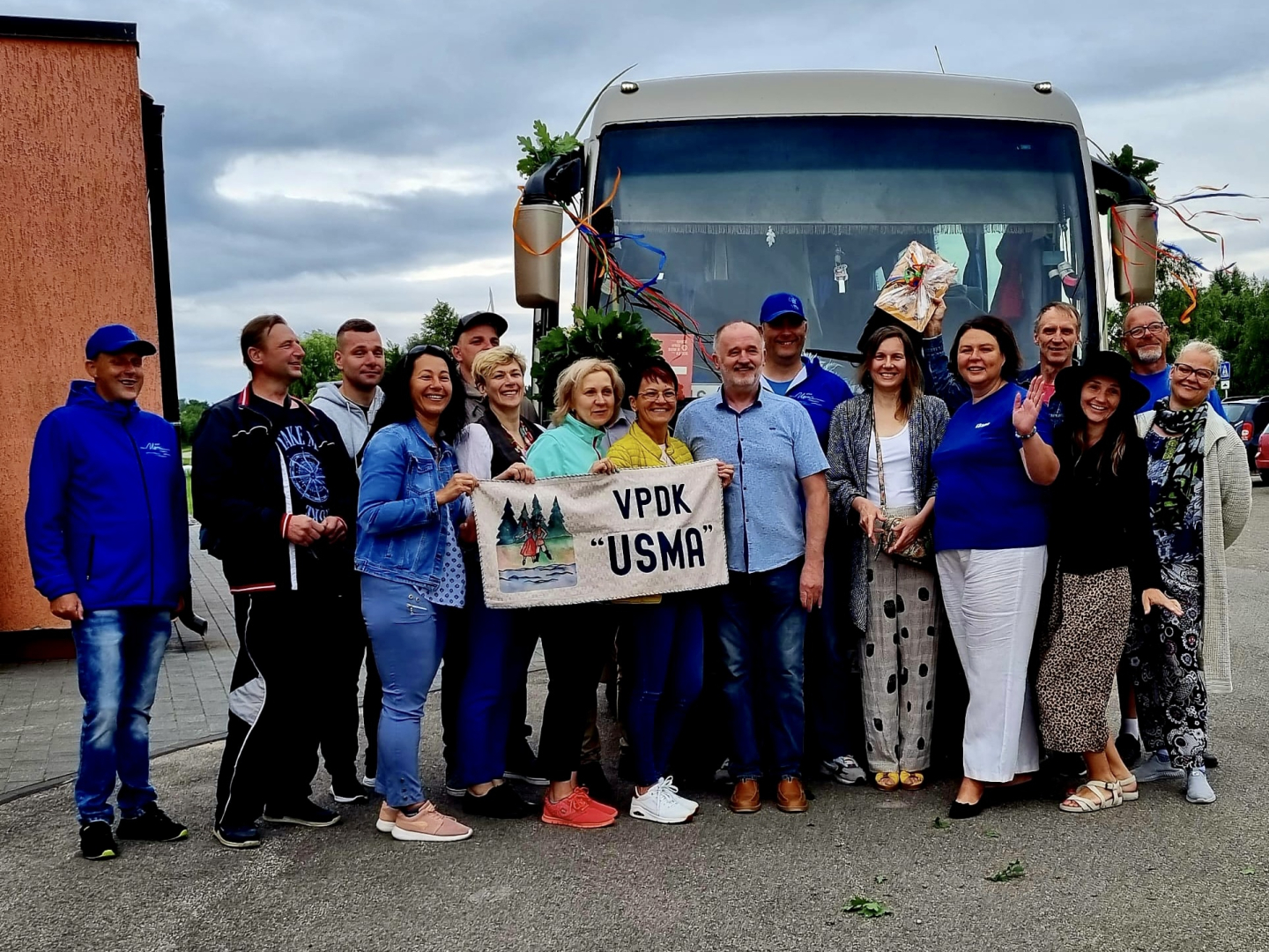 Svētku dalībnieki gatavojas svētkiem