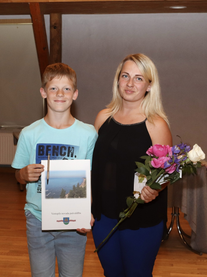 Apbalvotais ar atzinības rakstu
