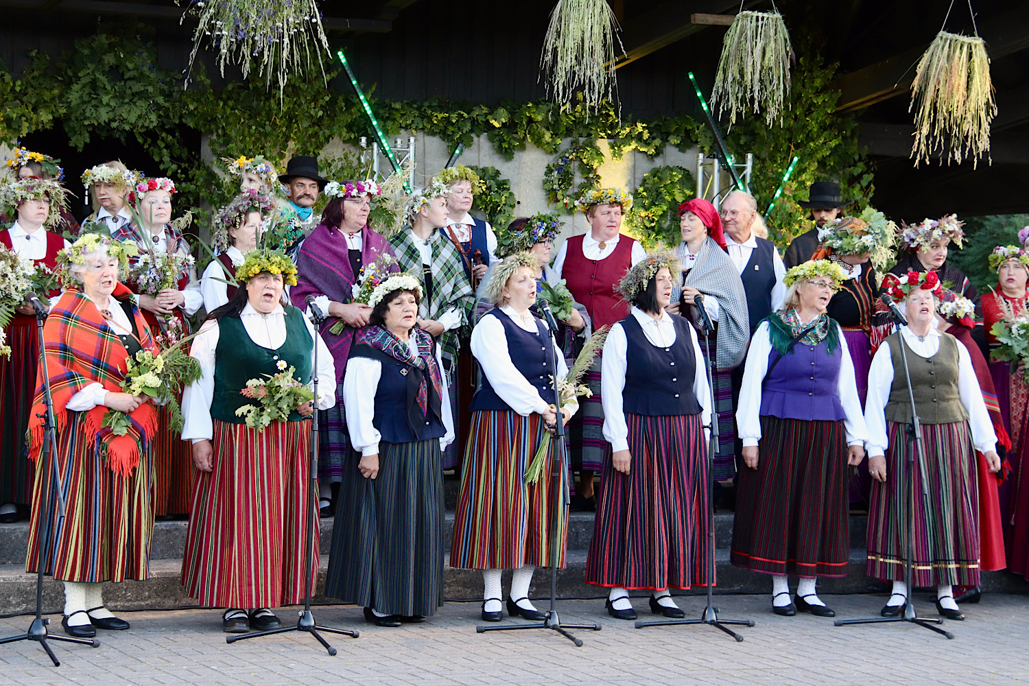 Dzied folkloras kopa