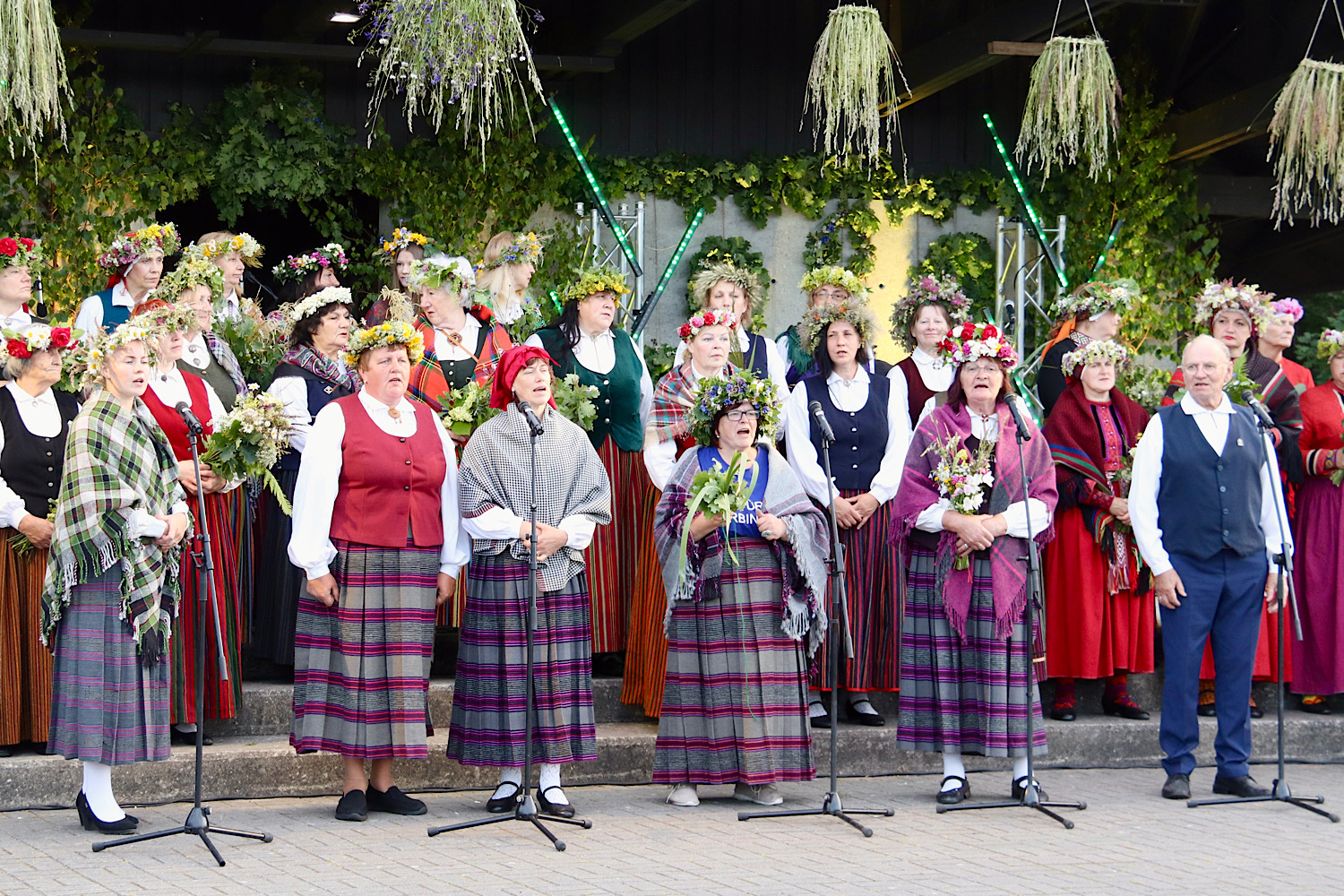 Dzied folkloras kopa