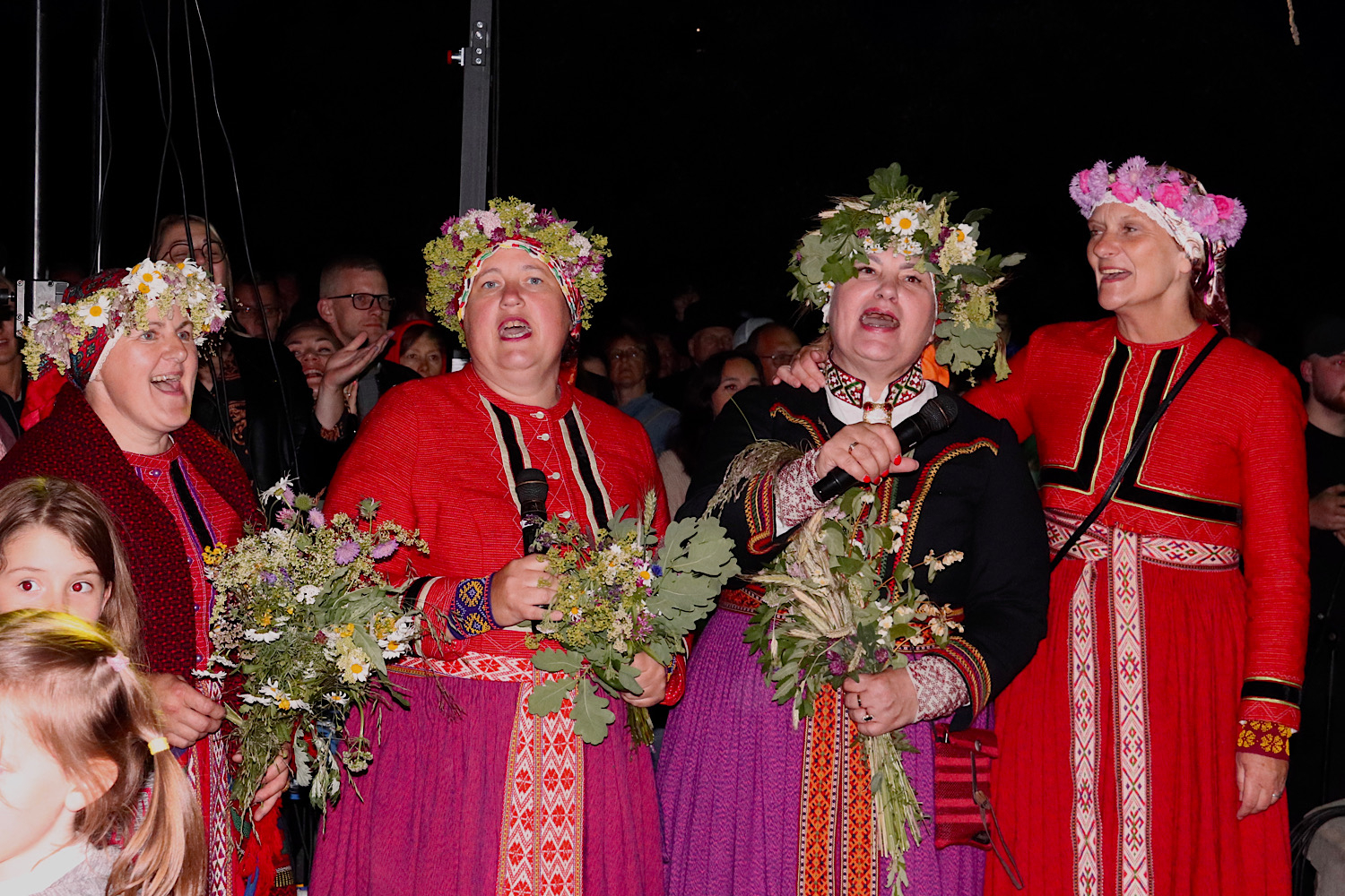Dzied etnogrāfiskais ansamblis
