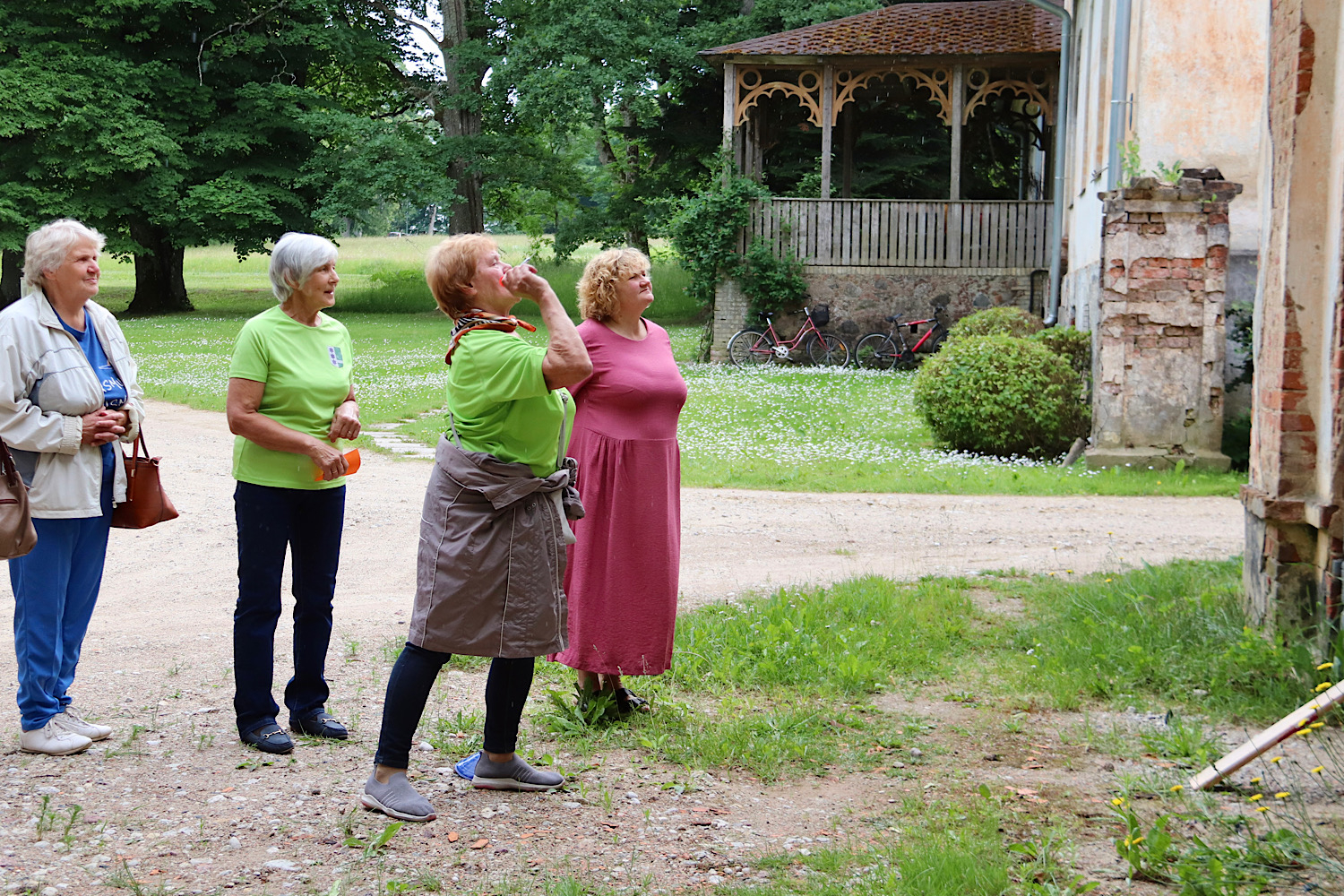 Dažādas senioru aktivitātes