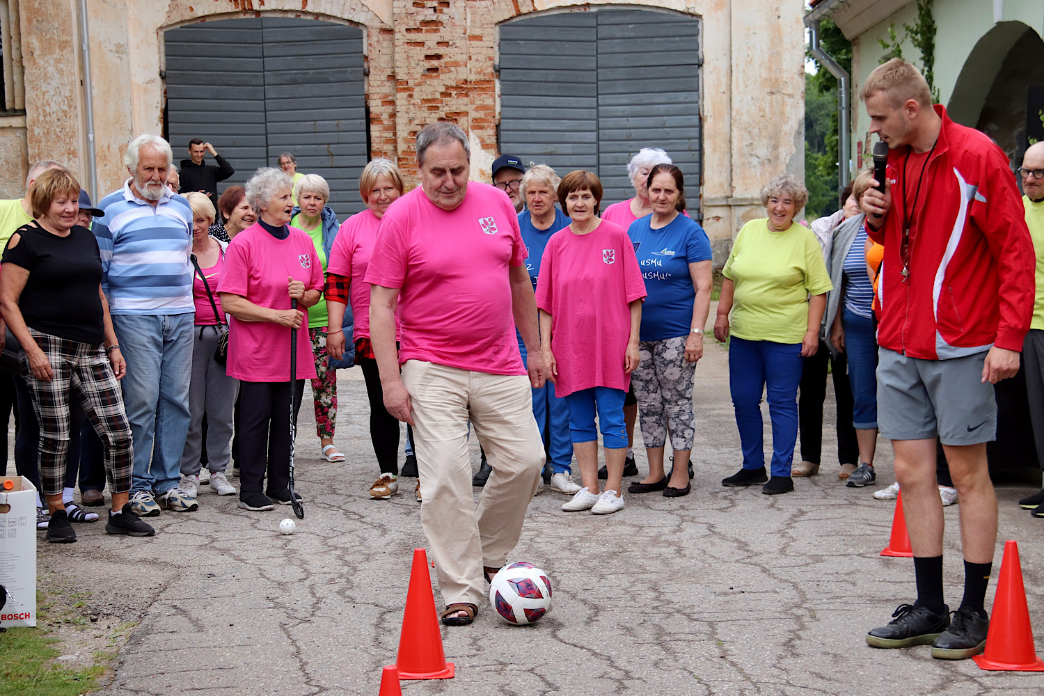 Dažādas senioru aktivitātes