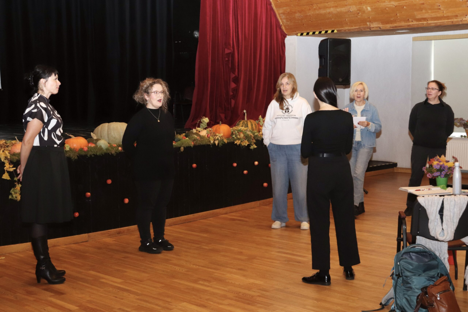 Pasākuma dalībnieki dzied