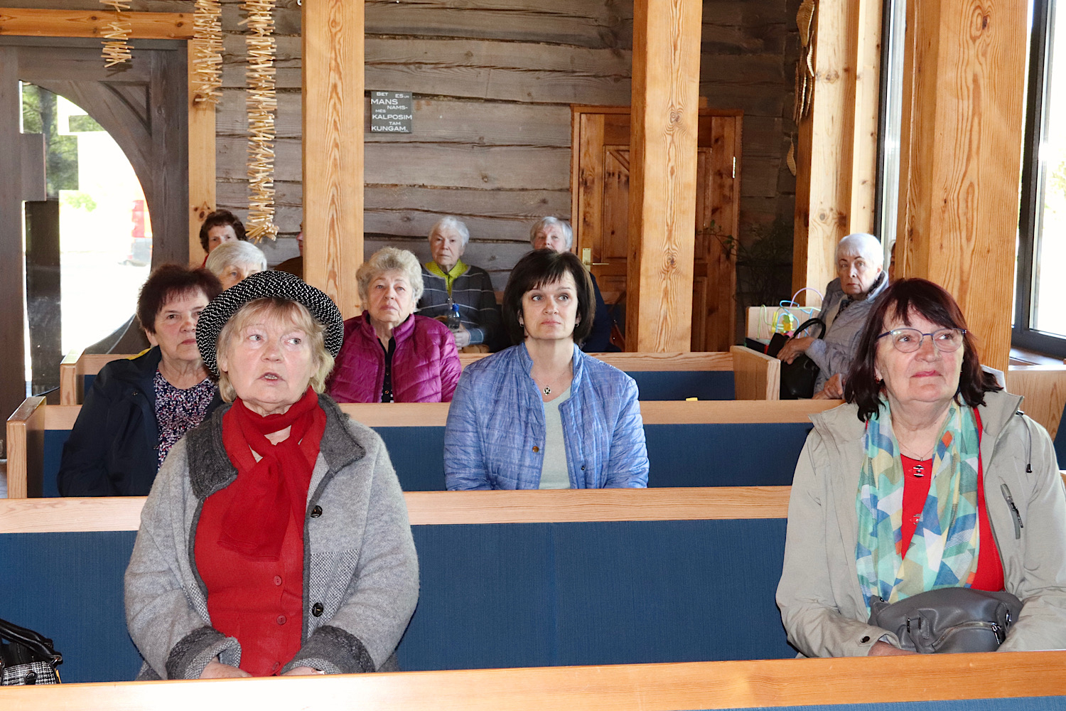 Seniori baznīcā