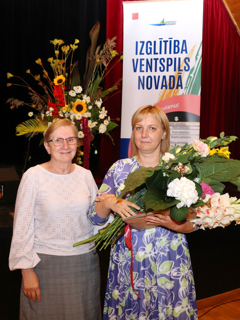 Apbalvojamais ar ziediem
