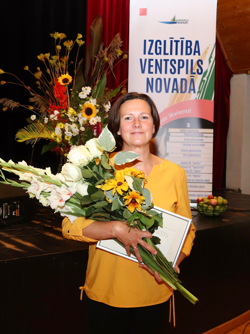 Apbalvojamais ar ziediem
