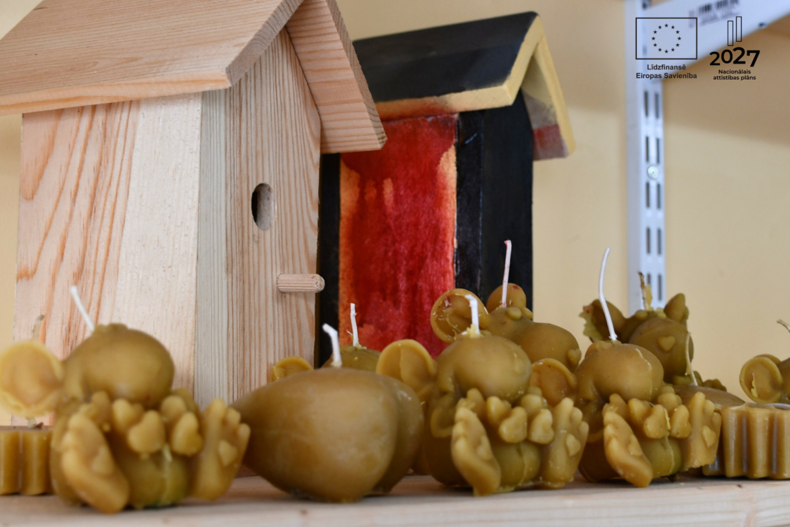 . Šobrīd dalībnieki aktīvi gatavo putnu barotavas, putnu būrīšus un veido dažādus Valentīndienas dekorus