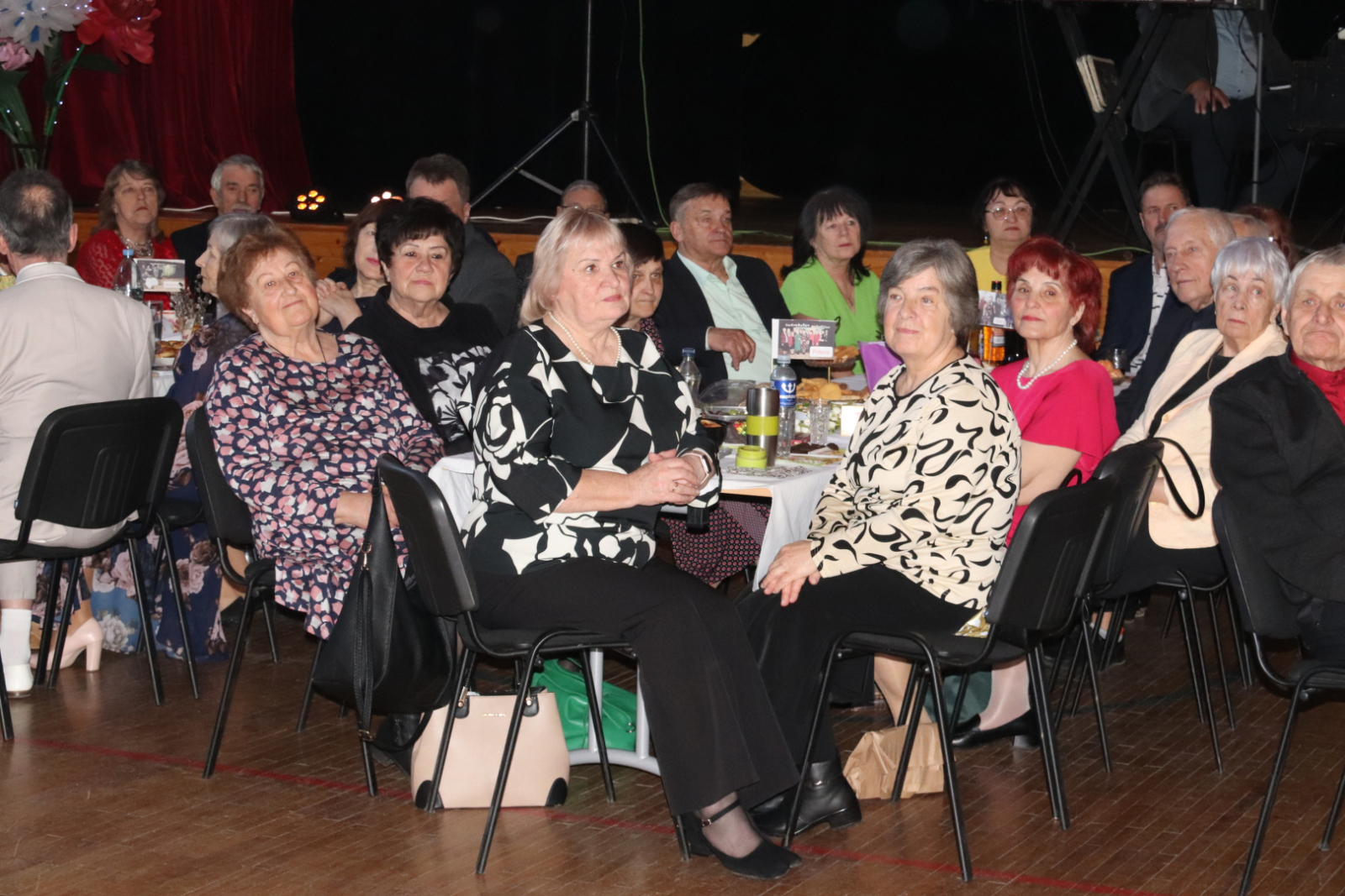 Seniori svinēja Sudrabotās melodijas