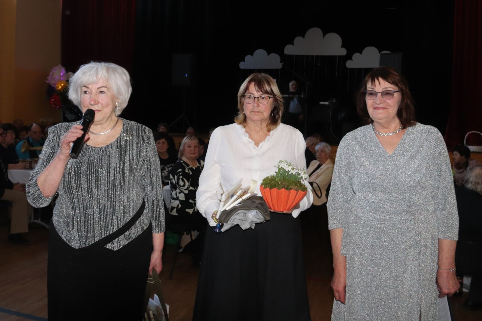 Sudrabotās melodijās notika apdāvināšanās